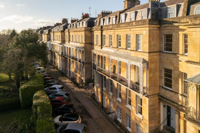 Lansdown Place, Cheltenham 2 bed flat for sale