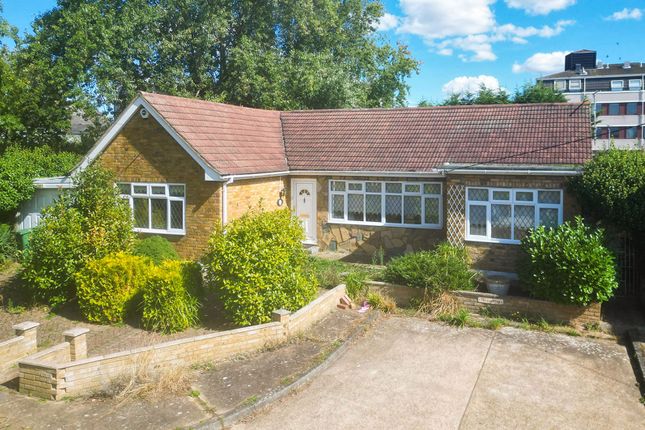 Burns Avenue, Pitsea, Essex, SS13 3 bed bungalow for sale