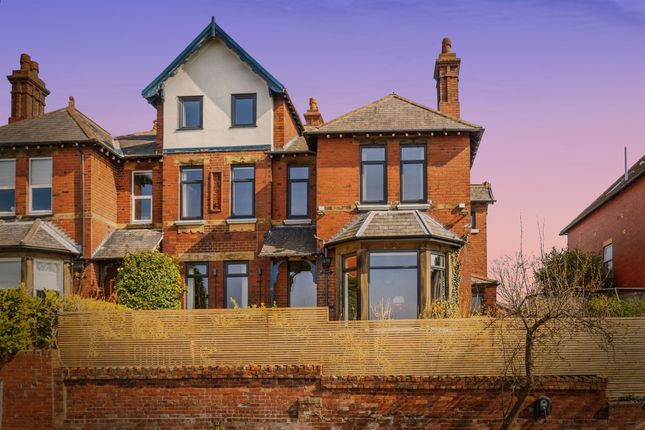 5 bedroom semi-detached house for sale