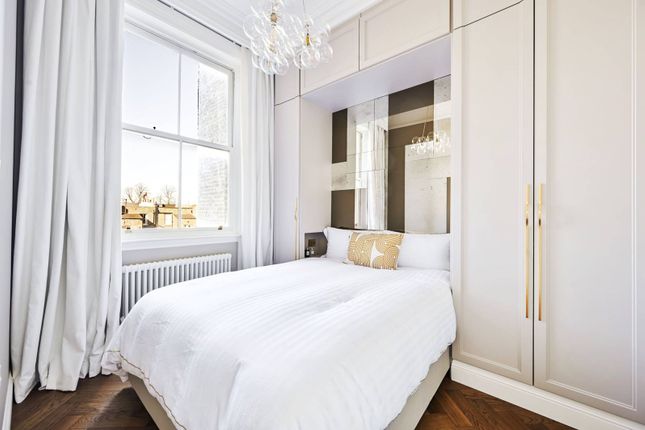 Redcliffe Square, Chelsea, London, SW10 2 bed flat for sale