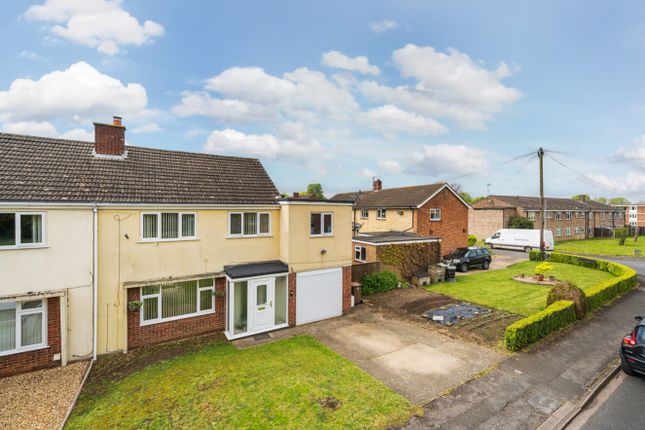 St Giles Avenue, Sleaford... 5 bed semi