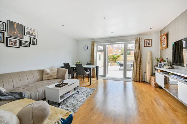 Kings Reach, Langley, Slough, SL3 4 bed semi
