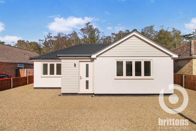 Woodside Close, Dersingham, King's Lynn 3 bed detached bungalow for sale