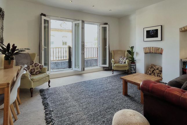 3 bedroom maisonette for sale
