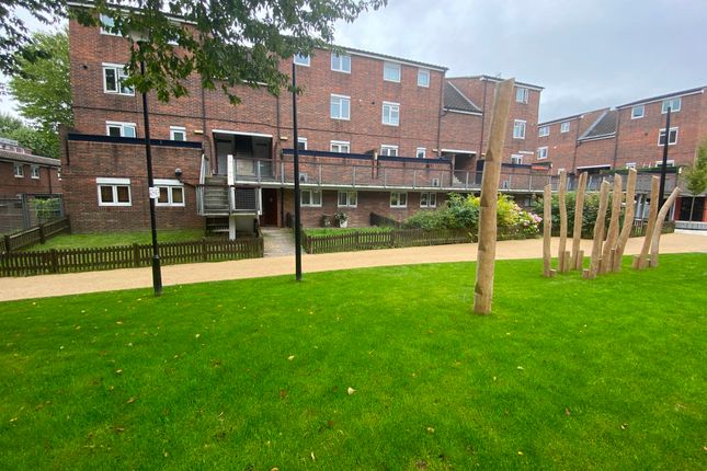 Split Level refurbished 2 bed 2 bed flat for sale