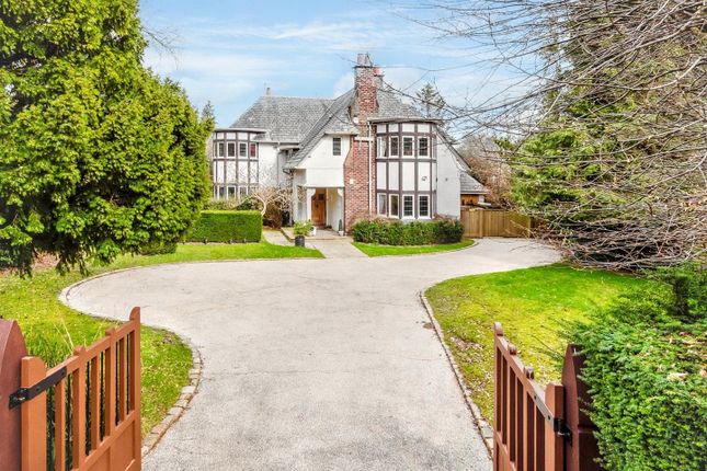 5 bed detached house