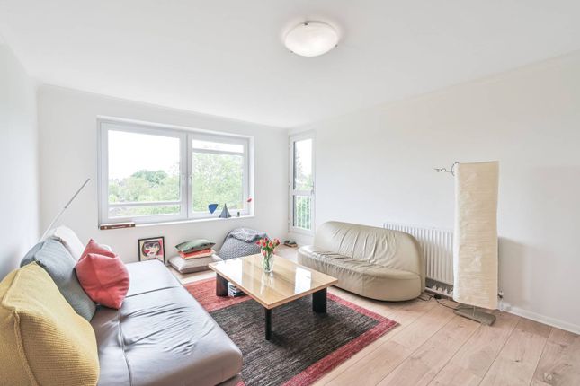 Friern Park, North Finchley, London, N12 2 bed flat for sale