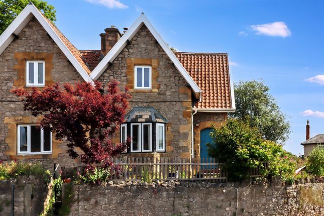 Elevated position close to Clevedon... 2 bed semi