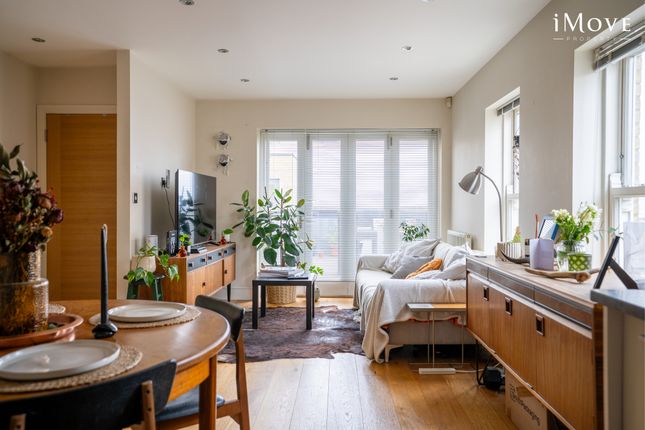 Coopers Yard, London SE19 1 bed apartment for sale