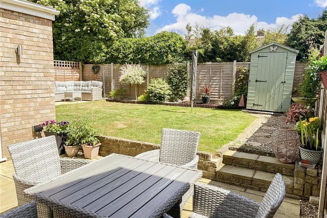 4 bed detached house