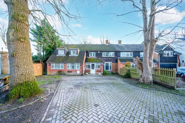 Chaucer Way, Row Town, Addlestone, KT15 6 bed semi
