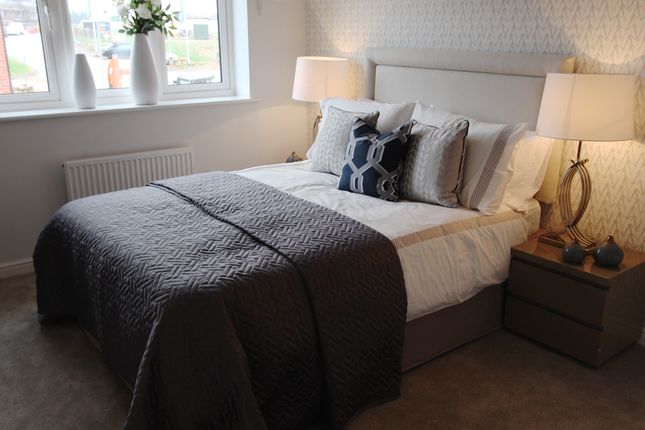 5 bed detached house