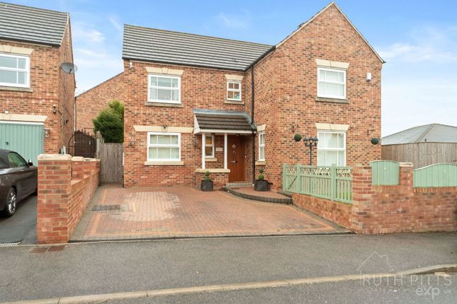 Longworth Road, Pontefract WF9 4 bed detached house for sale