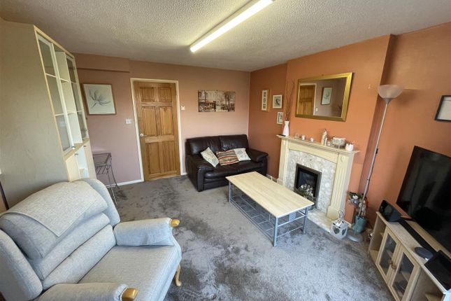 Chestnut Road, Glenfield, Leicester 3 bed semi