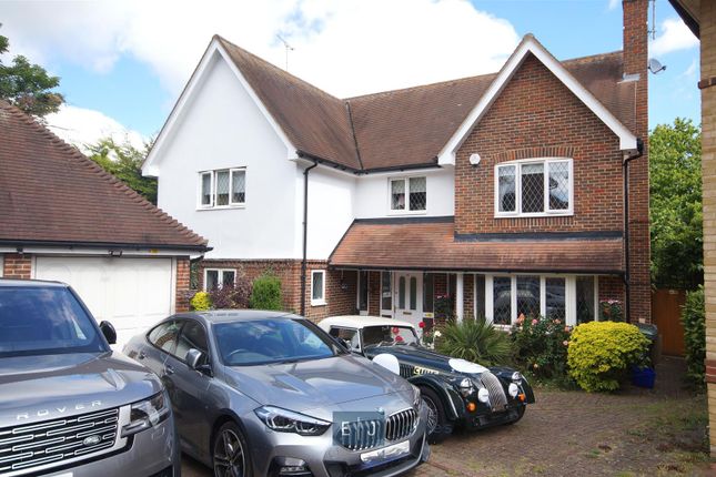 Grovewood Place, Woodford Green IG8 4 bed detached house for sale