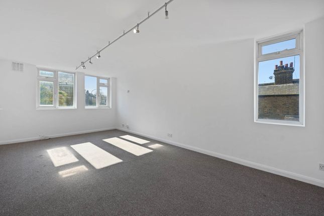 Bagleys Lane, Fulham, London SW6 2AR 2 bed flat for sale
