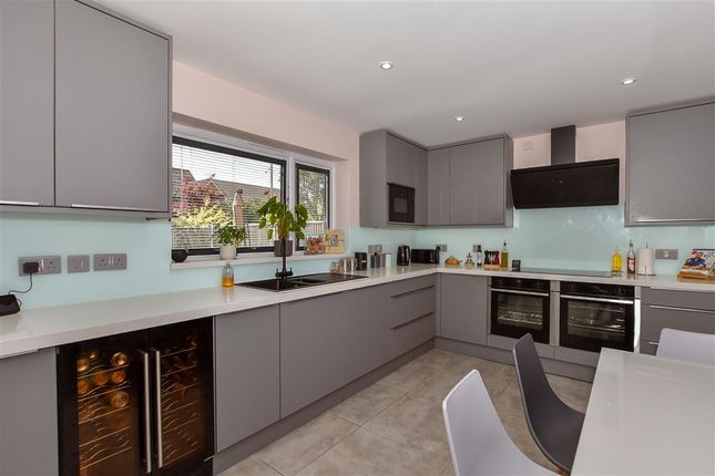 4 bed detached house
