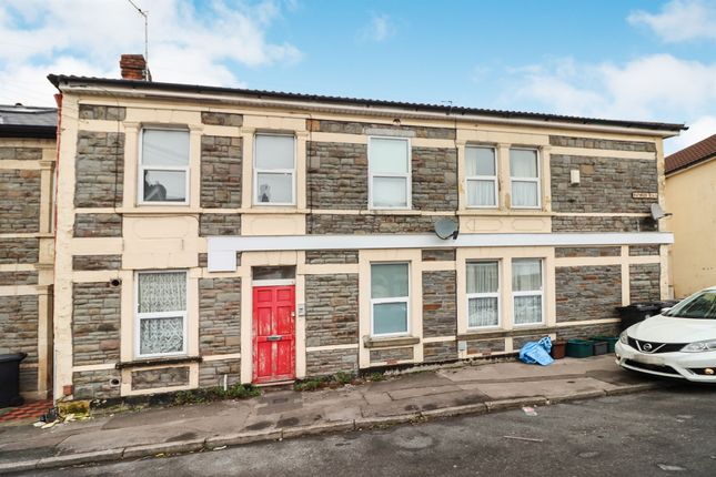 4 bed end terrace house