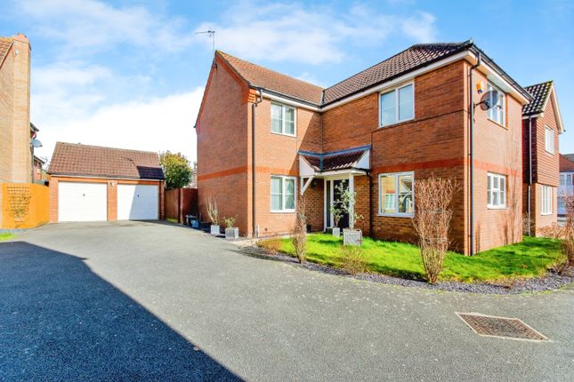 4 bed detached house