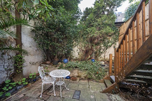 Acton Street, King's Cross, London, WC1X 2 bed maisonette for sale