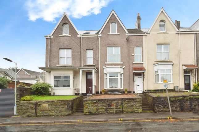 5 bedroom terraced house for sale