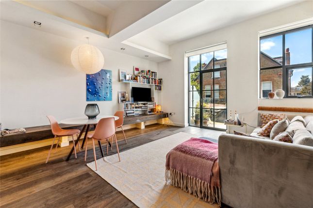 Porteus Place, London, SW4 1 bed apartment for sale