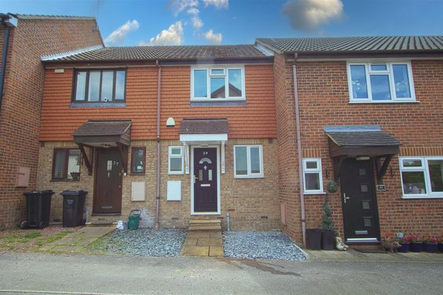 Robinia Close, Steeple View SS15 2 bed terraced house for sale