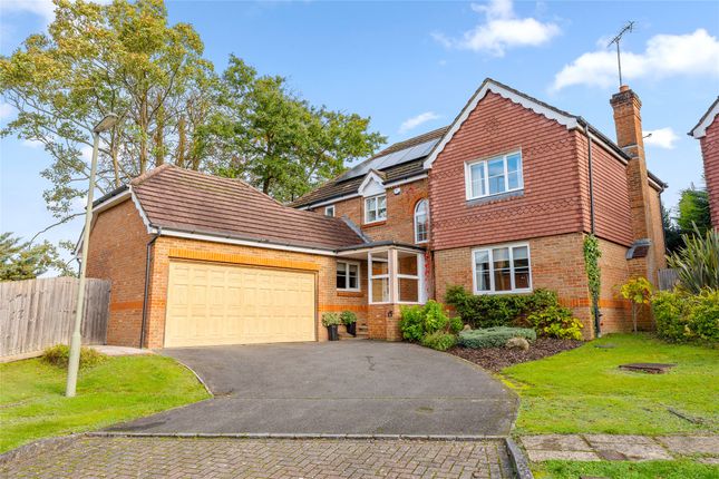 Quarry Close, Leatherhead, Surrey, KT22 5 bed detached house for sale