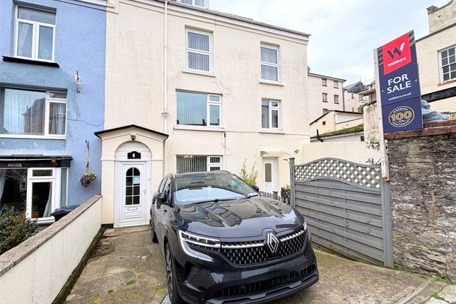 4 bedroom end of terrace house for sale