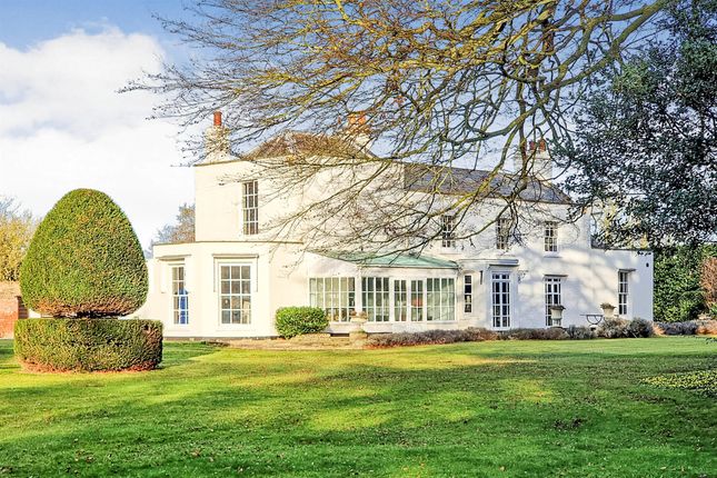 6 bedroom detached house for sale