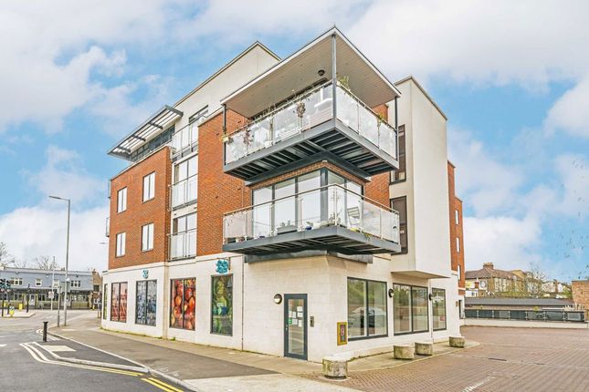 Ellerton Road, Surbiton KT6 2 bed flat for sale