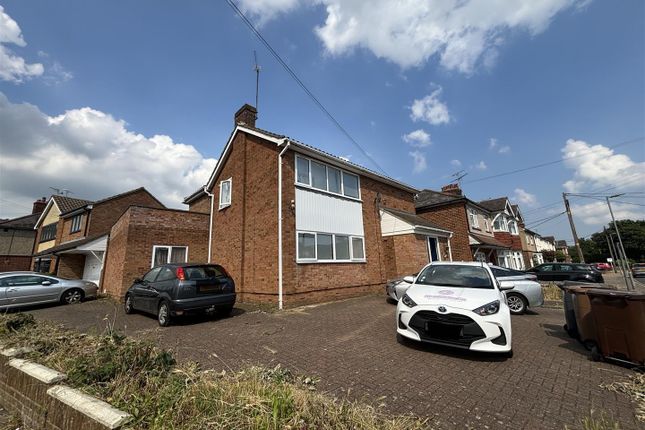6 bedroom detached house for sale