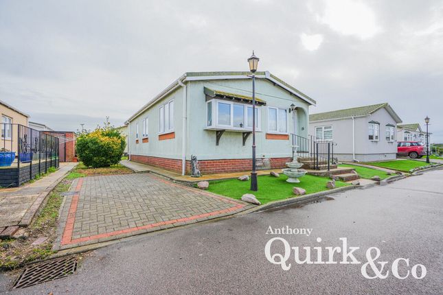 Creek Road, Canvey Island, SS8 2 bed park home for sale