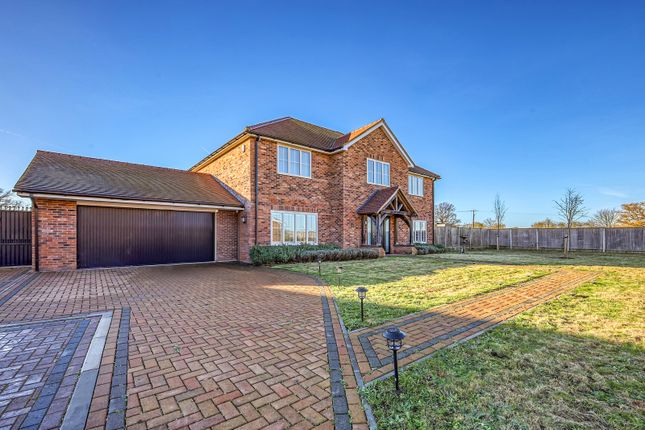 Little Ridings Lane, Ingatestone, CM4 5 bed detached house for sale