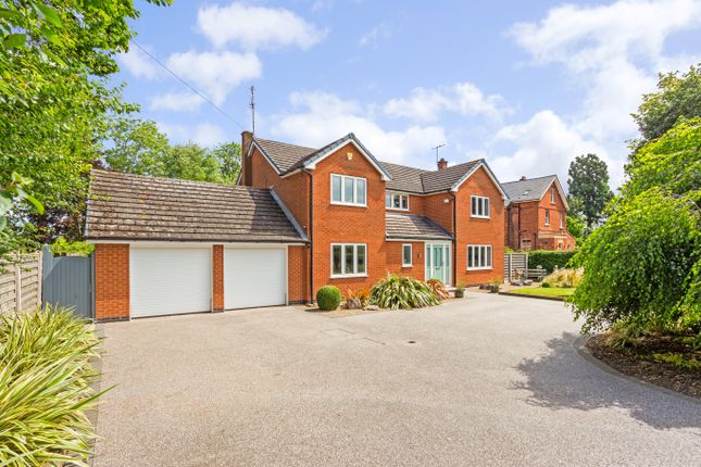 4 bed detached house