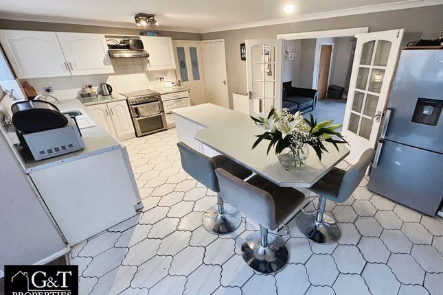Salcombe Drive, Brierley Hill 3 bed detached house for sale