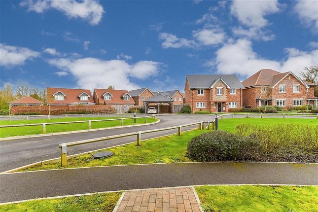 Clay Lane, Chichester, West Sussex 2 bed ground floor maisonette for sale