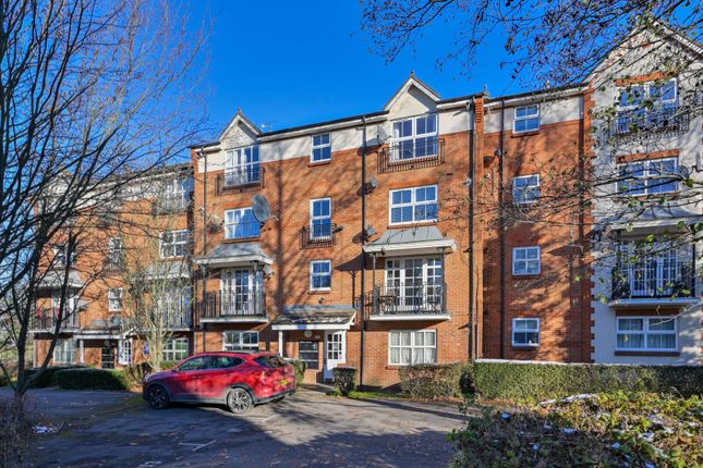 Shaftsbury Gardens, North Acton... 2 bed flat for sale