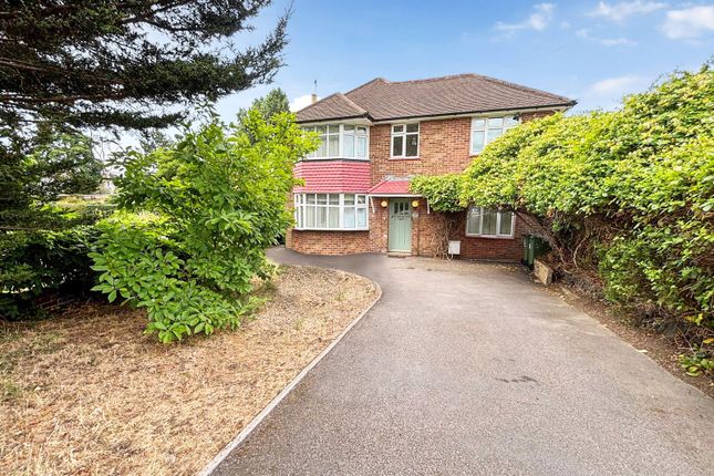 5 bed detached house