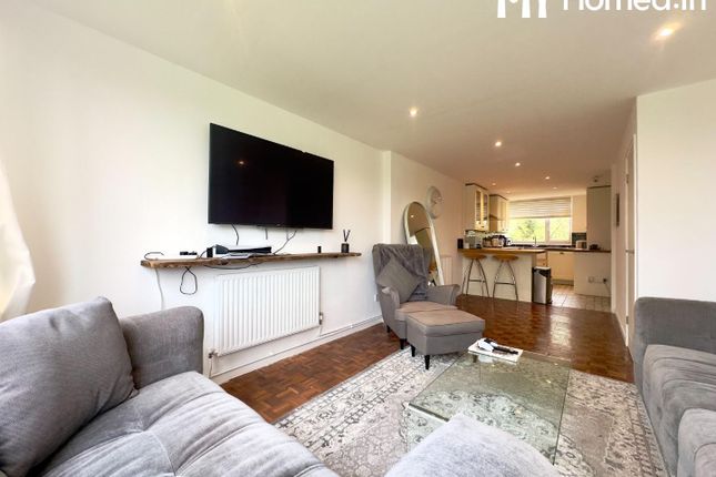 Hailey Place, Cranleigh 2 bed flat for sale