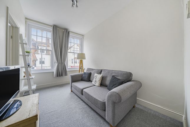 High Street, Horley RH6 1 bed apartment for sale