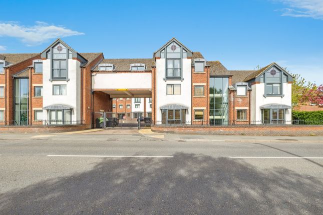 2 bedroom ground floor flat for sale