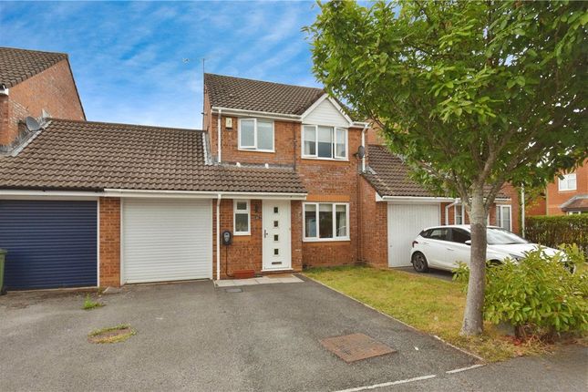 3 bedroom link detached house for sale