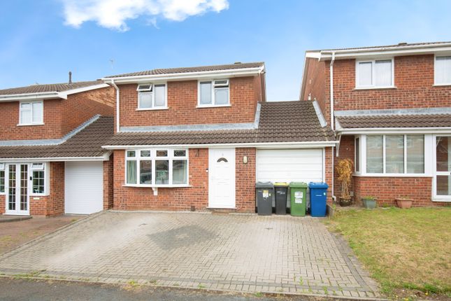 3 bedroom link detached house for sale
