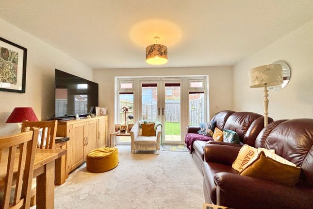 2 bedroom semi-detached house for sale