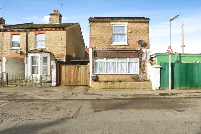 3 bed detached house