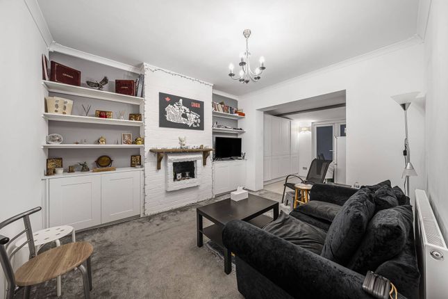 Edgware Way, Edgware, HA8 4 bed flat for sale