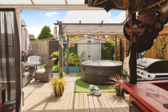 4 bedroom terraced house for sale