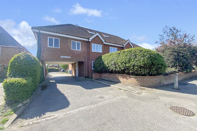 Feltham Road, Ashford 2 bed flat for sale