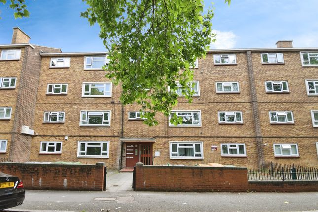 2 bedroom ground floor flat for sale